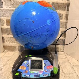 Leapfrog Magic Adventures Globe w/ LCD Integrated Video Screen Display